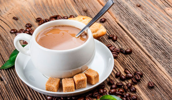 Калорийность вашего кофе с молоком и сахаром